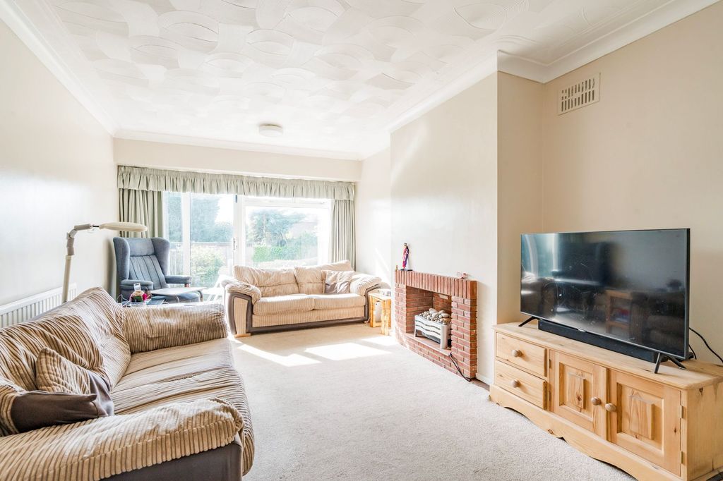 Property photo 2 of 19
