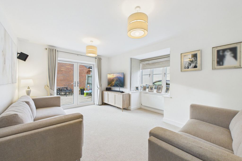 Property photo 2 of 30