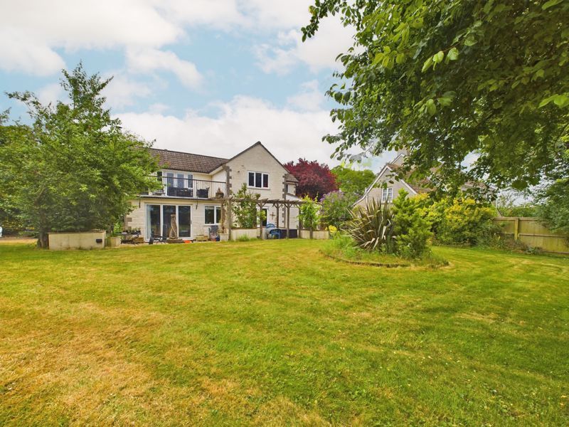 Property photo 1 of 35 Photo 37