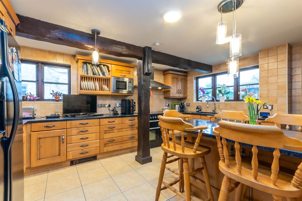 Property photo 3 of 22 Kitchen