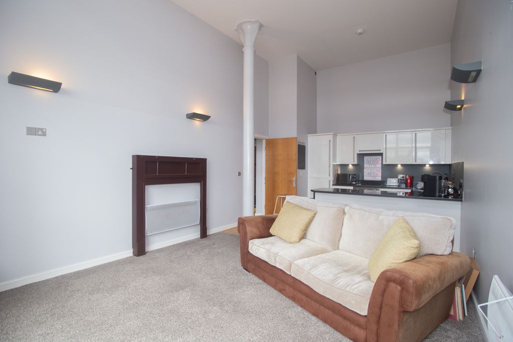 Property photo 3 of 20