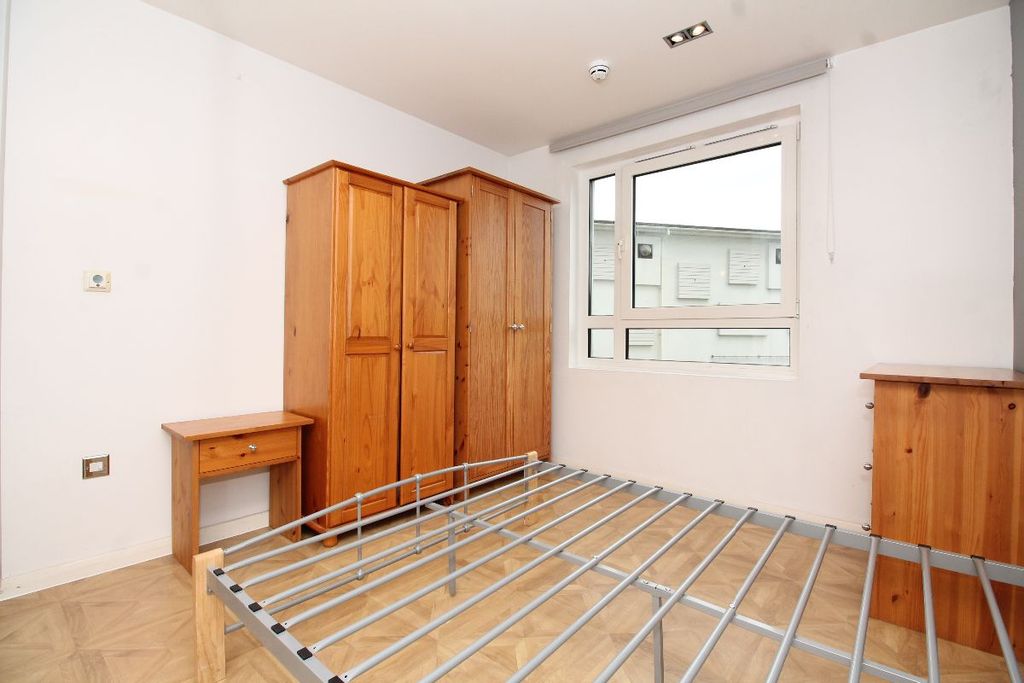 Additional image 12 of 1 bed flat to rentCity Tower, Limeharbour, Canary Wharf E14