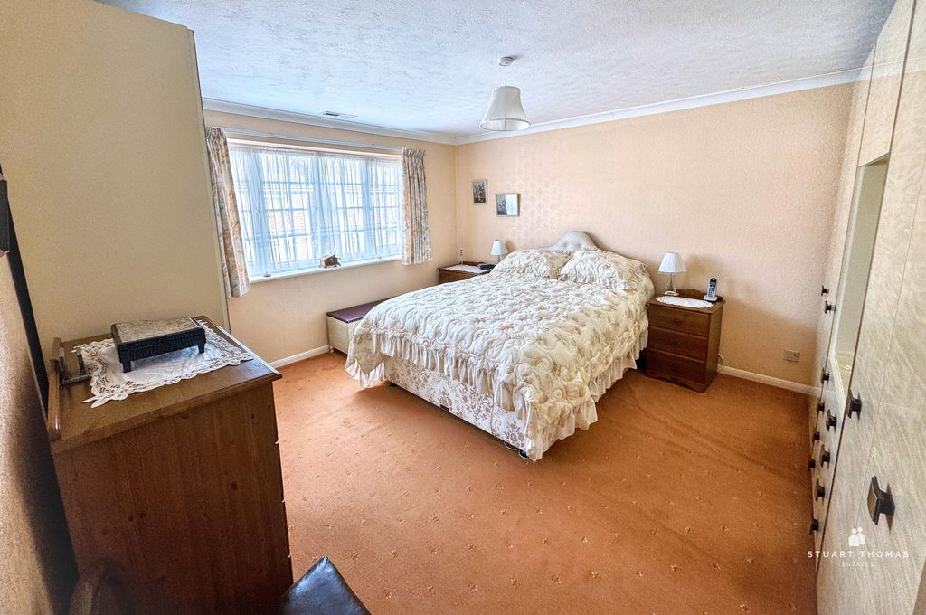 Property photo 2 of 20 15
