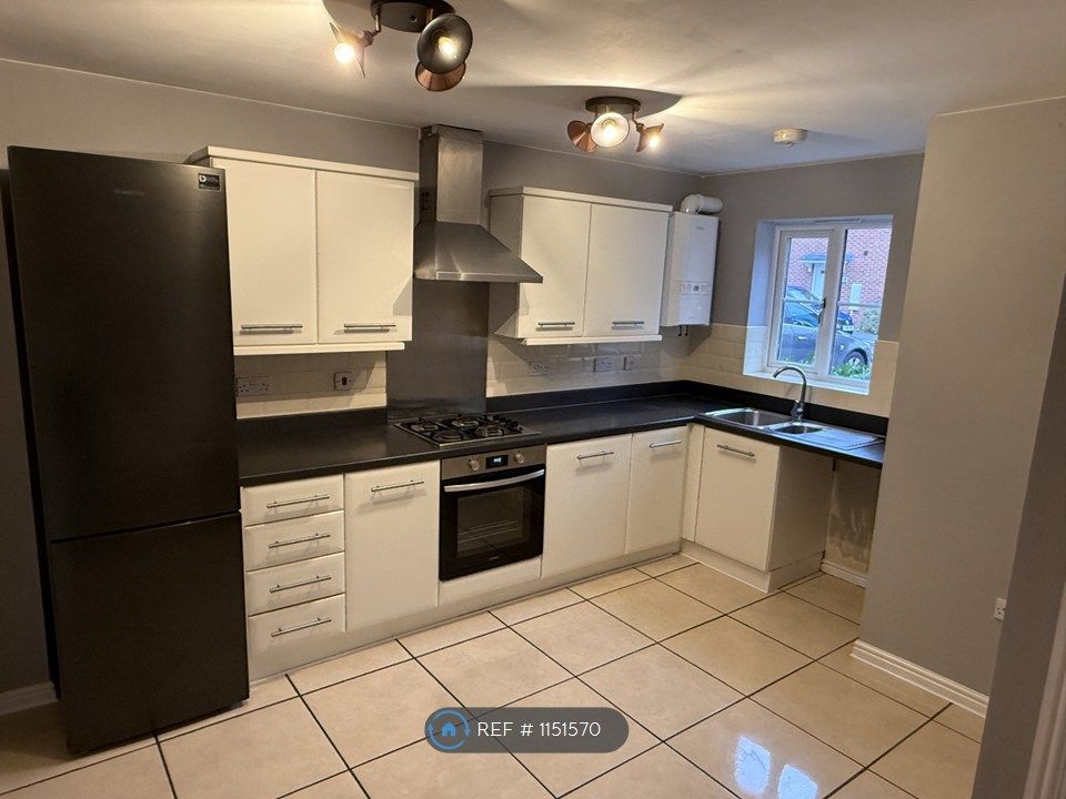 Property photo 1 of 11 Kitchen