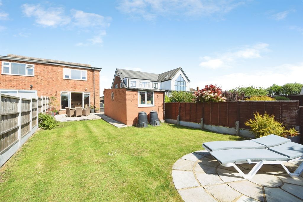 Property photo 2 of 24