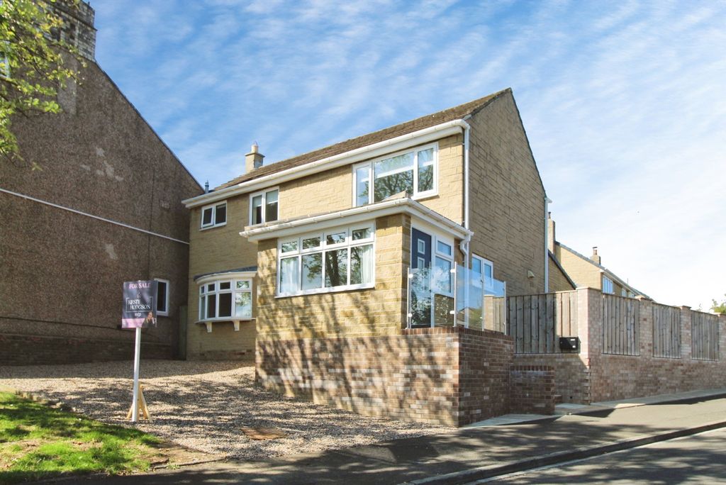 Property photo 1 of 43