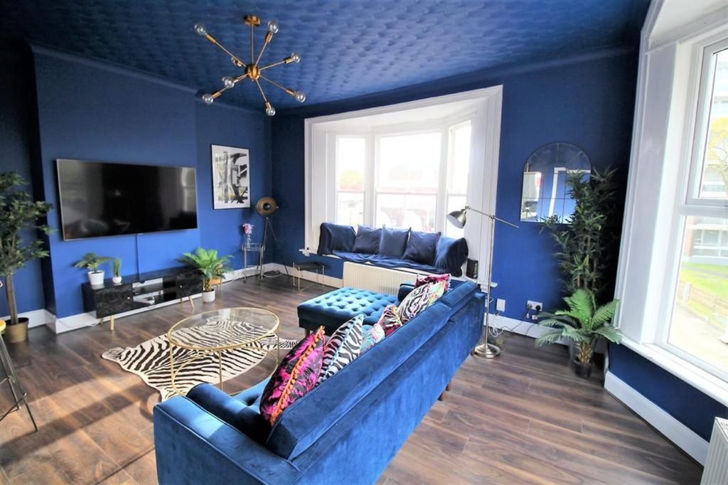 Property photo 3 of 15 Photo 02