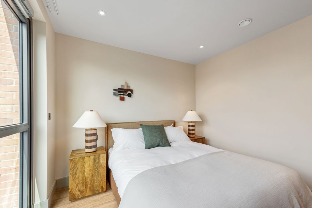 Property photo 1 of 39