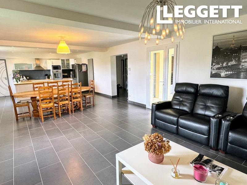 Property photo 3 of 10