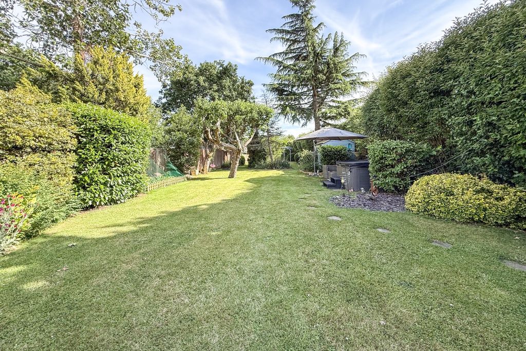 Property photo 2 of 20 5178885