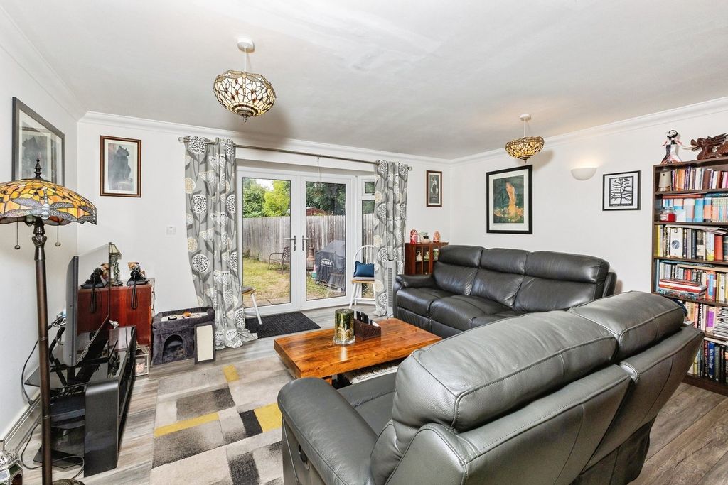 Property photo 2 of 18