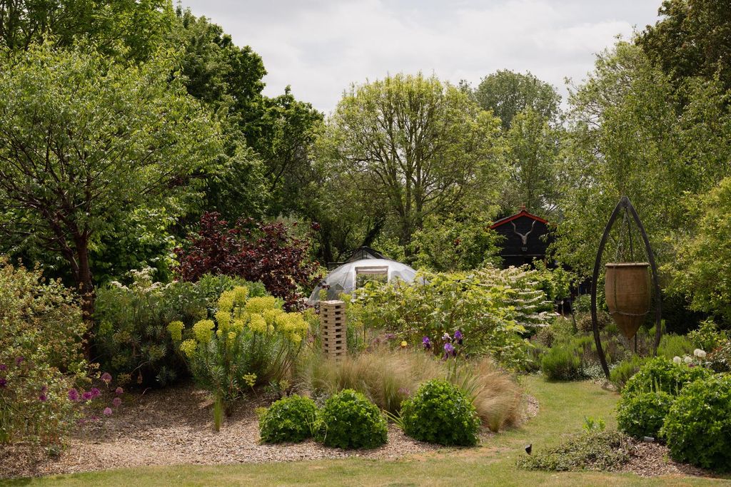 Property photo 3 of 37