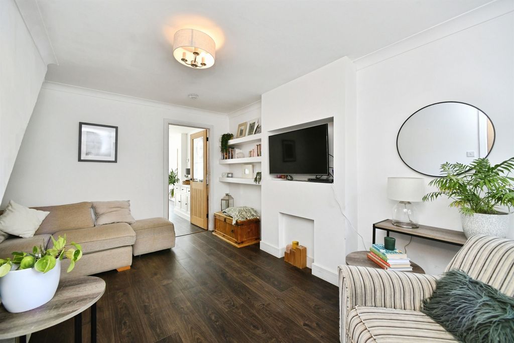 Property photo 3 of 16