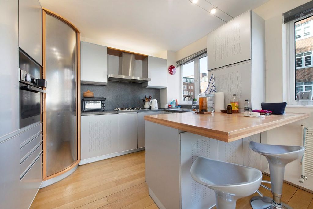 Property photo 3 of 11