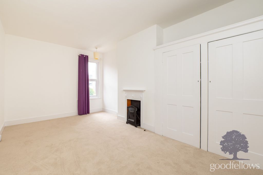 Property photo 2 of 11 Picture No. 24