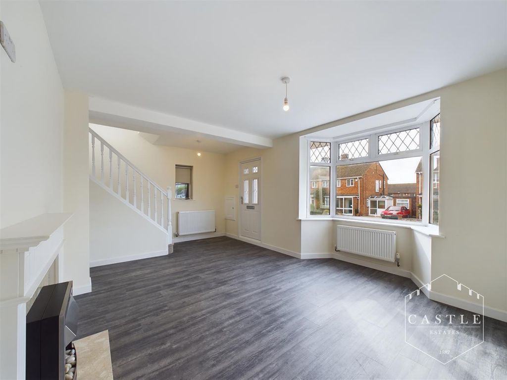 Property photo 2 of 15 Lounge