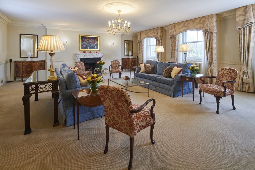 Property photo 2 of 12