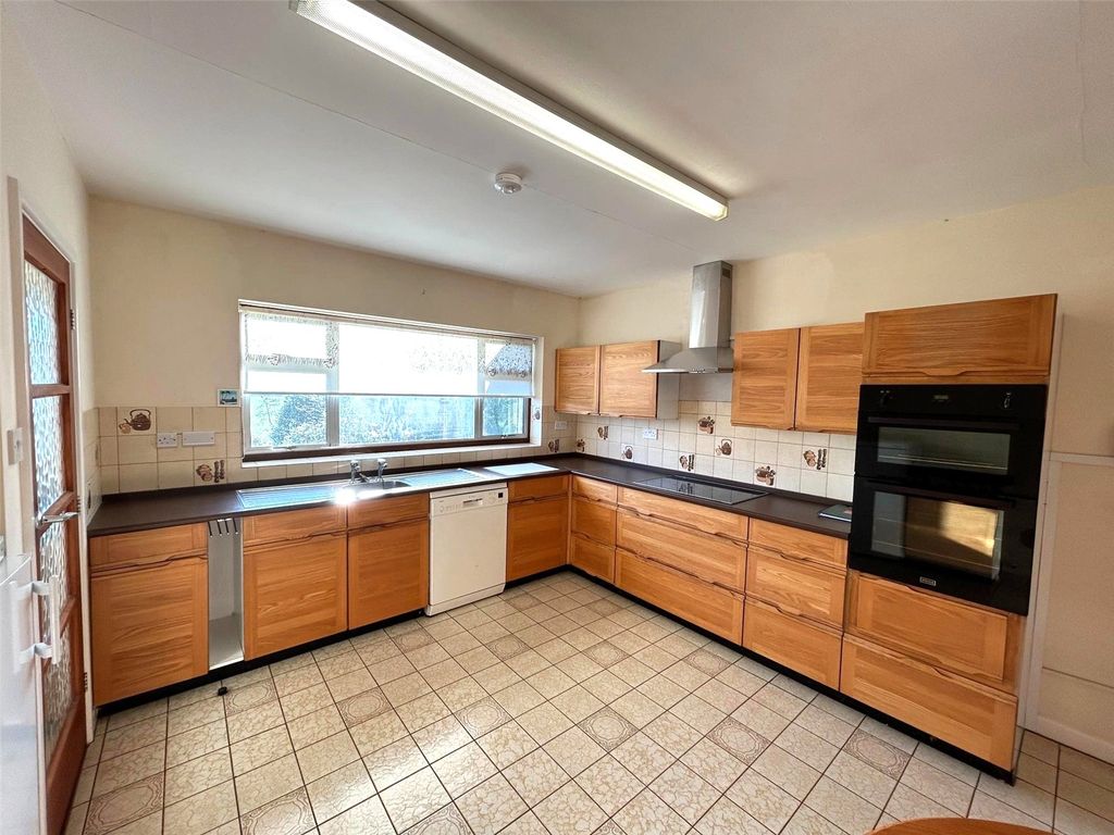 Property photo 3 of 24 Picture No. 10