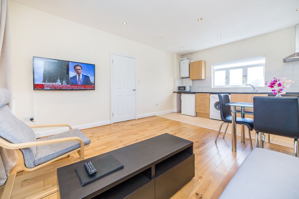 Property photo 2 of 23