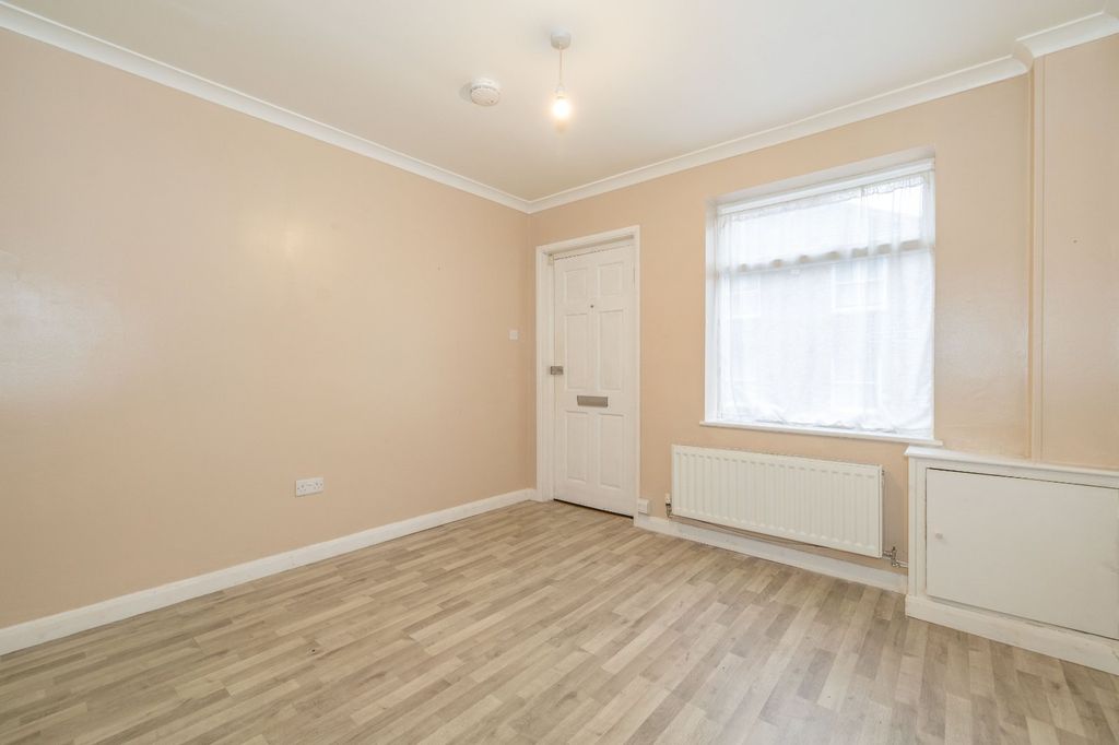 Property photo 2 of 11 Picture 2