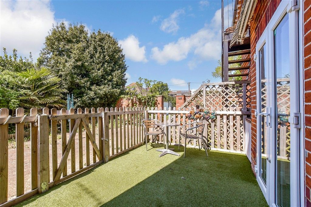 Property photo 2 of 9 Communal Garden