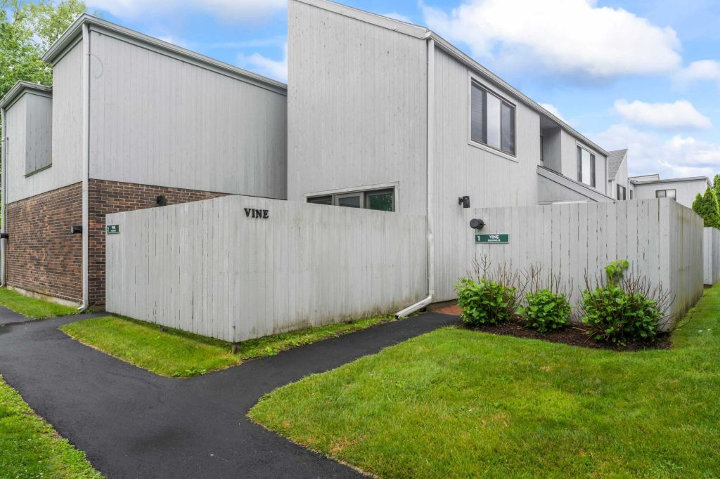Property photo 1 of 31