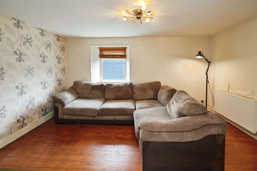 Property photo 3 of 15 Living Room
