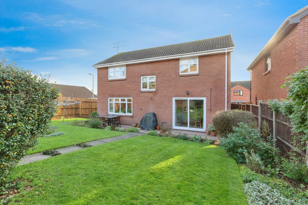 Property photo 1 of 18