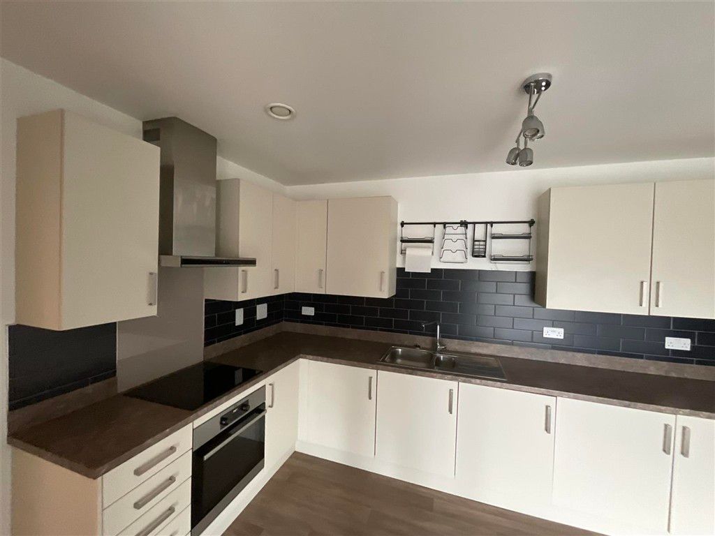 Property photo 1 of 7 Kitchen