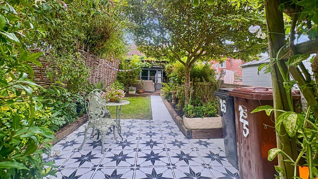Property photo 2 of 22 Photo 29