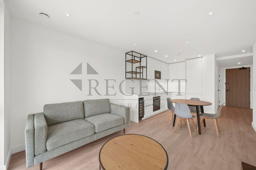 Property photo 3 of 12 Open Plan