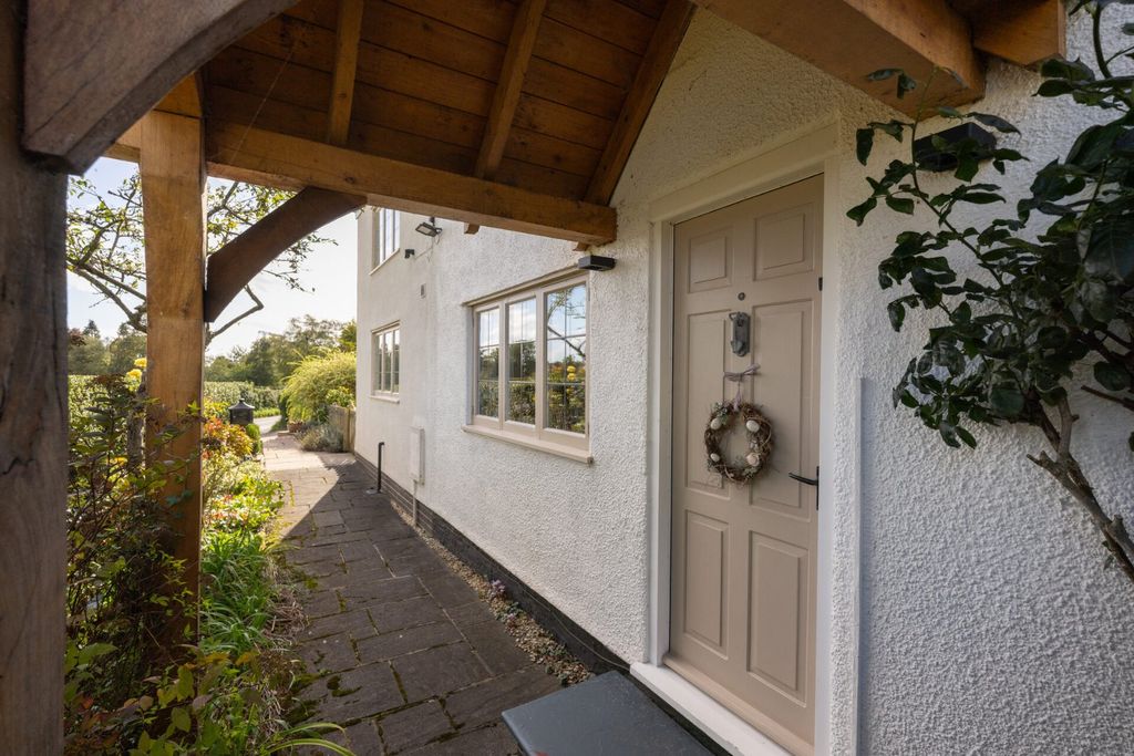 Property photo 2 of 35 Entrance
