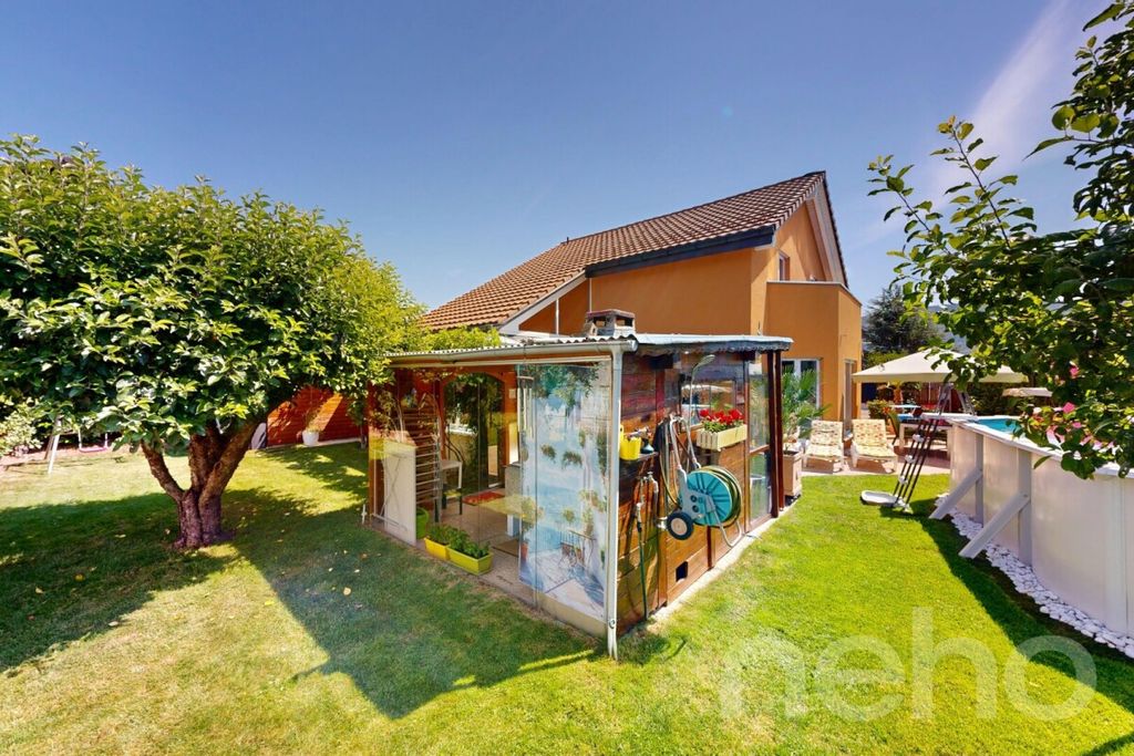 Property photo 2 of 12