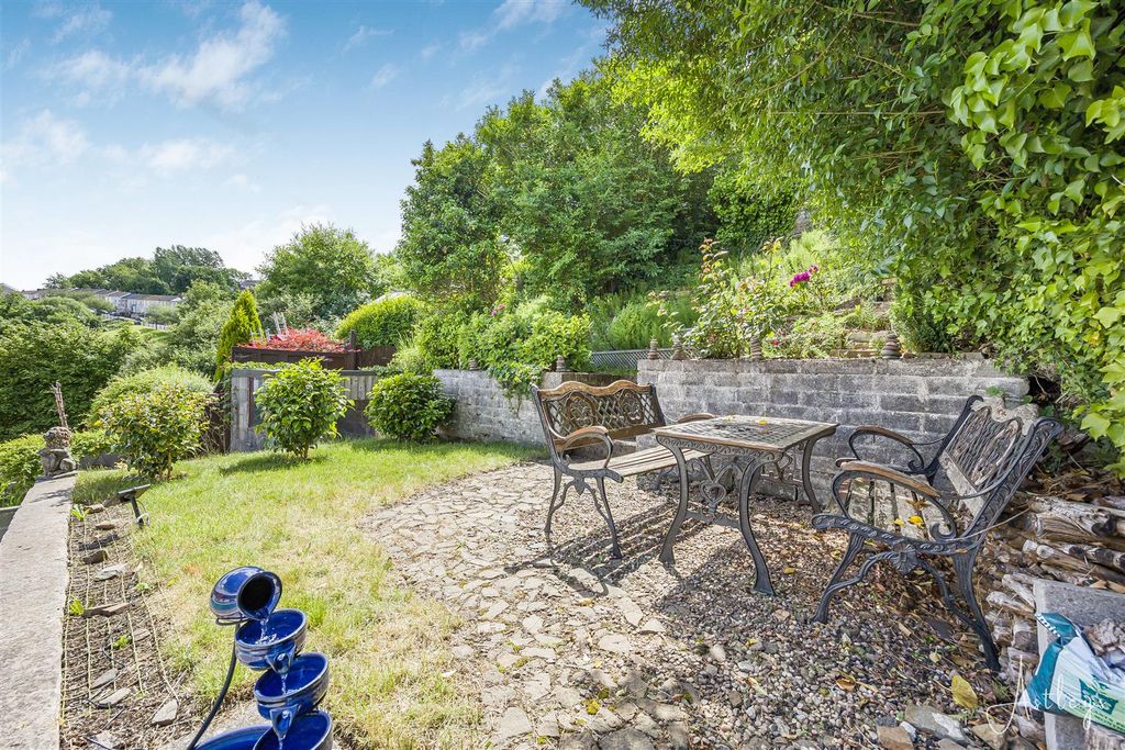 Property photo 3 of 17 External