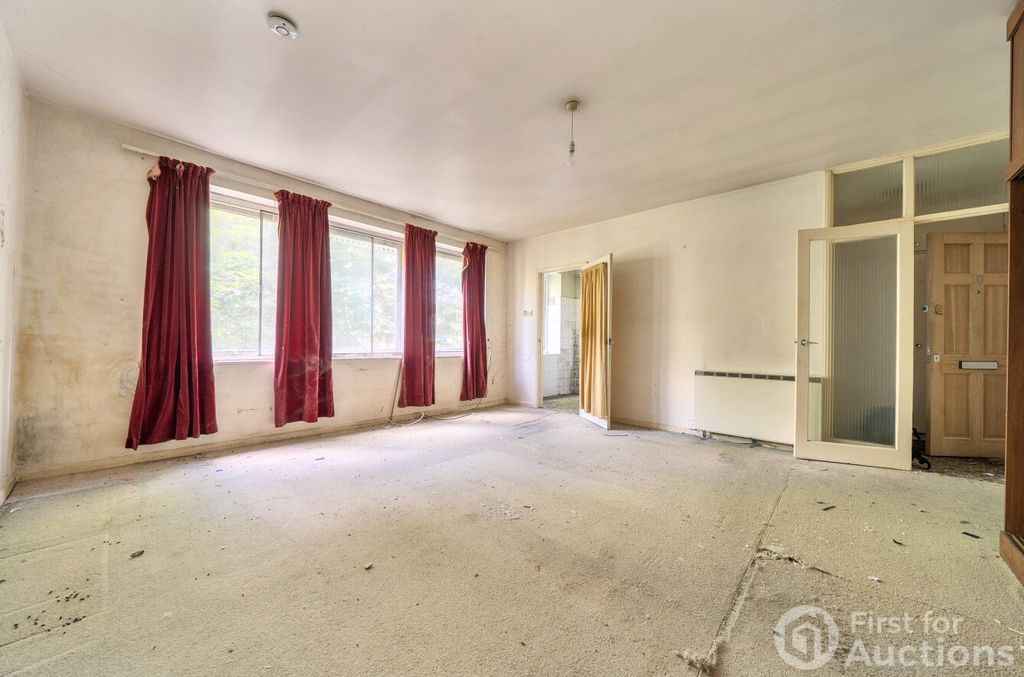 Property photo 3 of 9 3