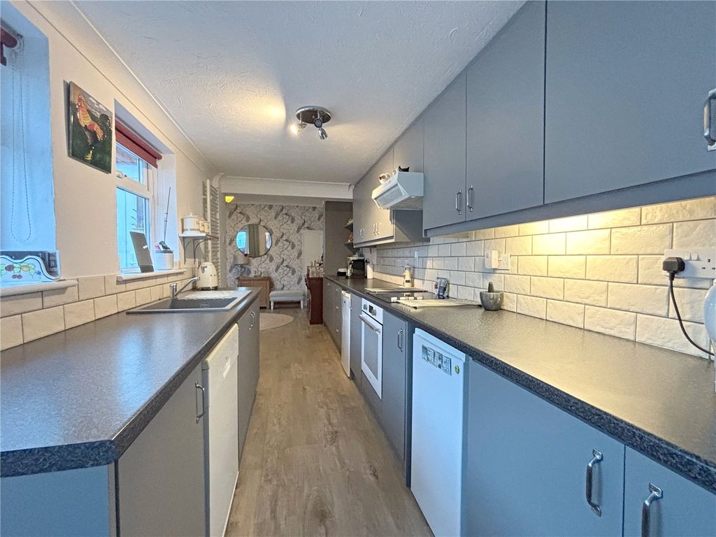 Property photo 3 of 10 Picture No. 12