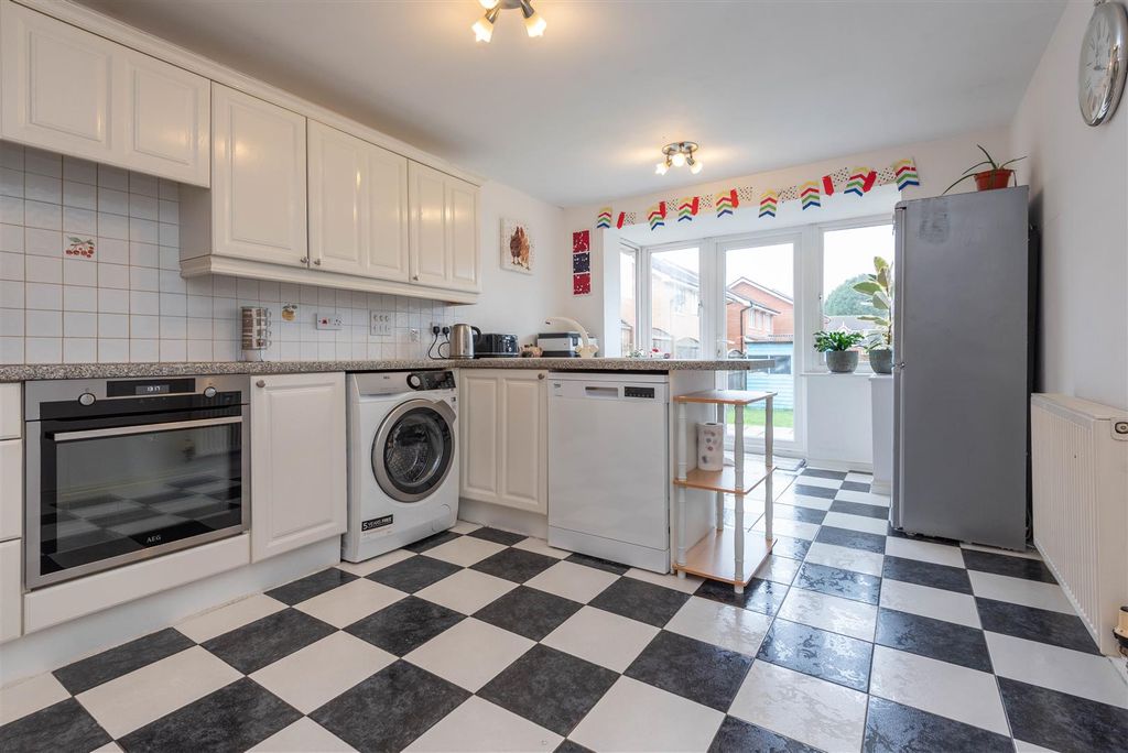 Property photo 2 of 22 Kitchen