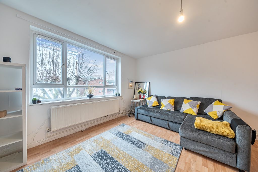 Property photo 2 of 13 3314235