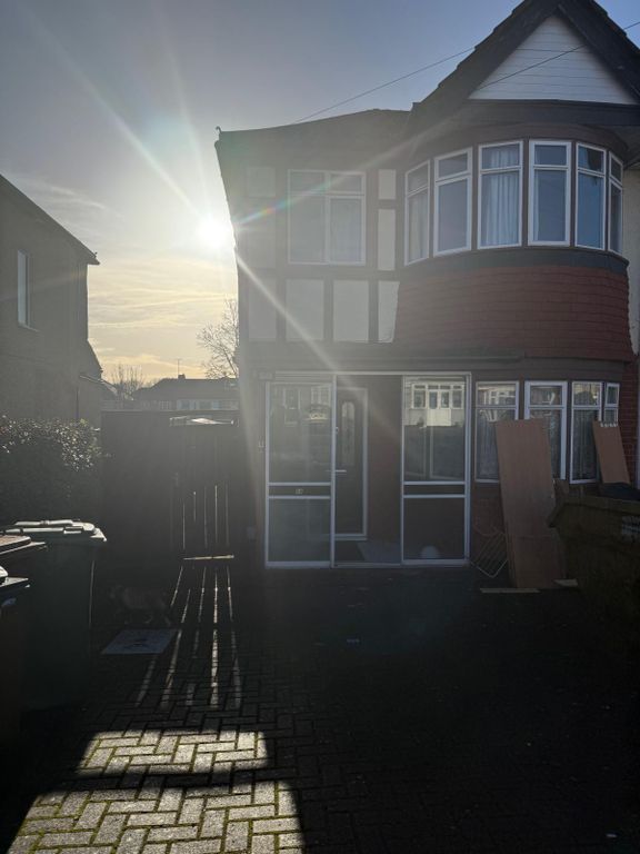 Property photo 2 of 12 Gallery