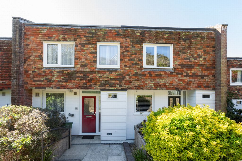 Property photo 1 of 18 Front