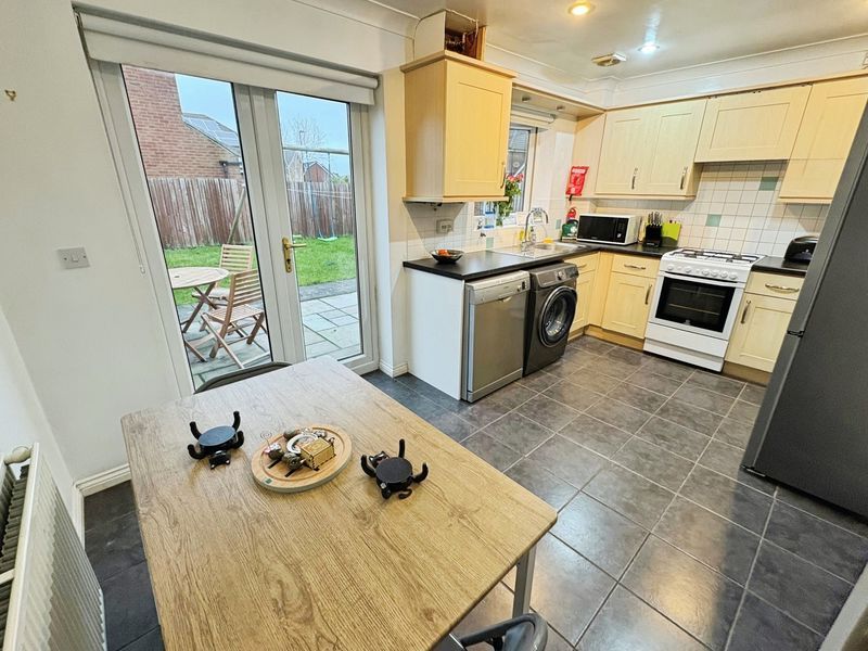 Property photo 3 of 11 Photo 6