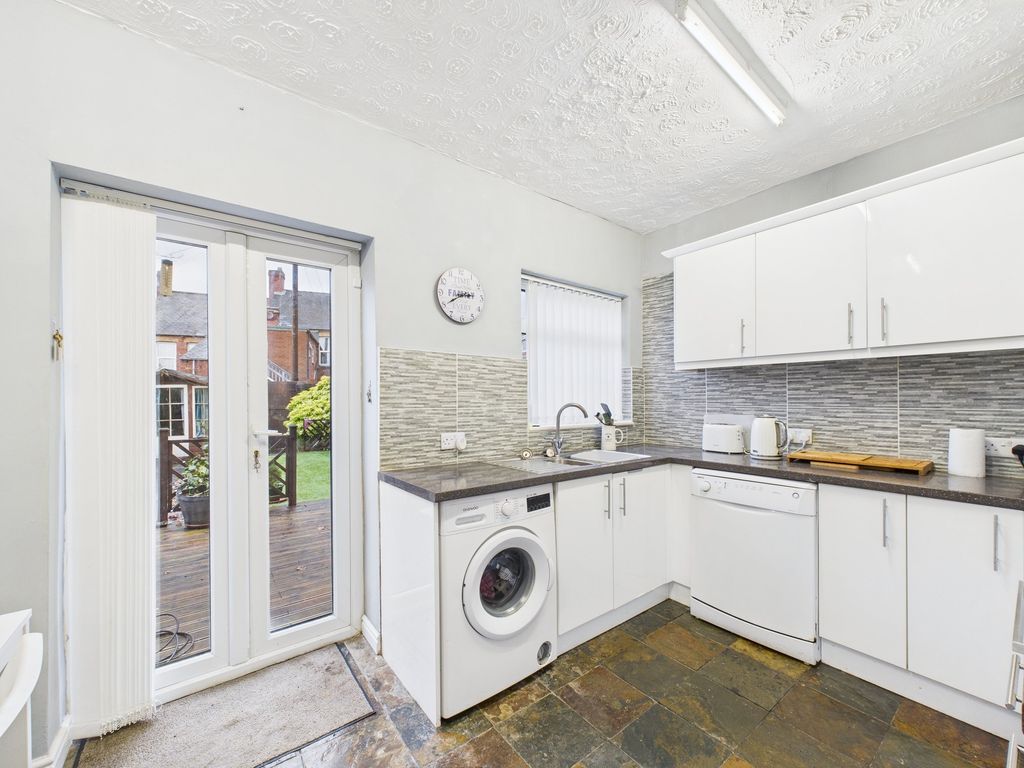 Property photo 3 of 12 Kitchen