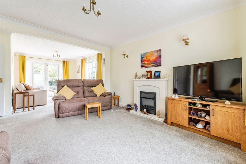 Property photo 2 of 17 Photo