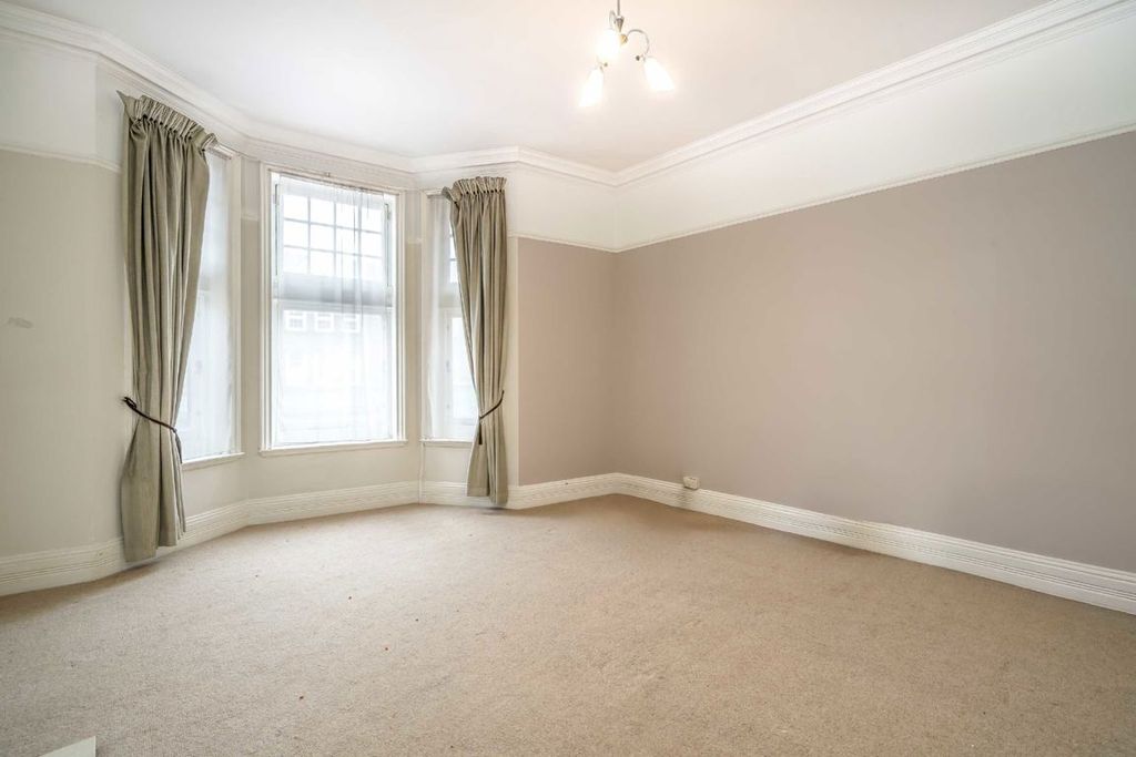 Property photo 2 of 3