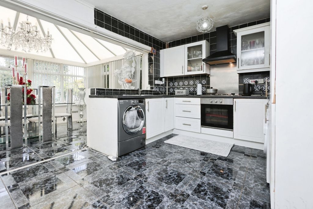 Property photo 3 of 19 Pbox-Img.Jpg