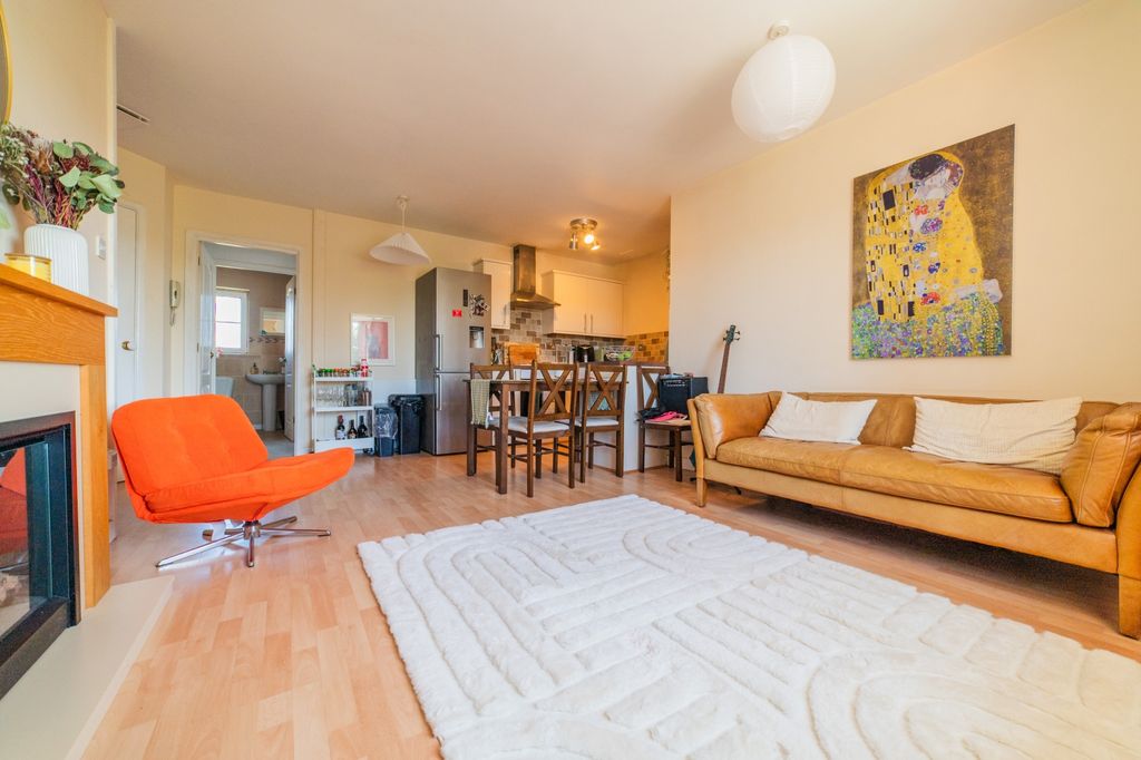 Property photo 2 of 15 Call 02920 454555 To Secure Your Viewing_5