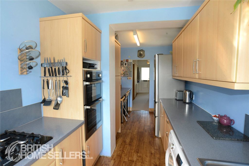 Property photo 2 of 31 Picture No. 04