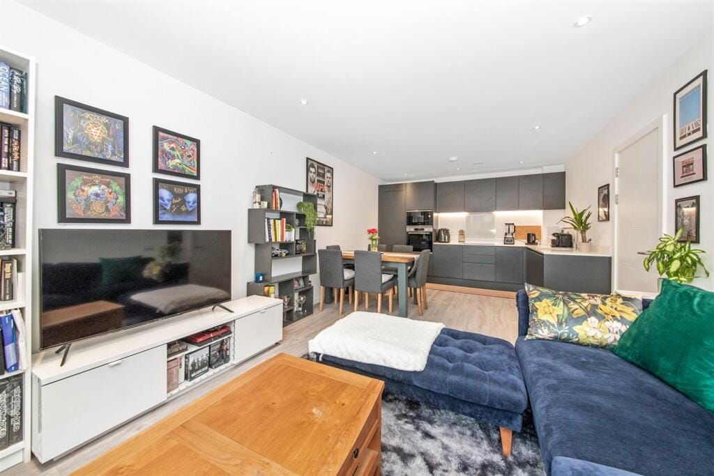Property photo 3 of 12