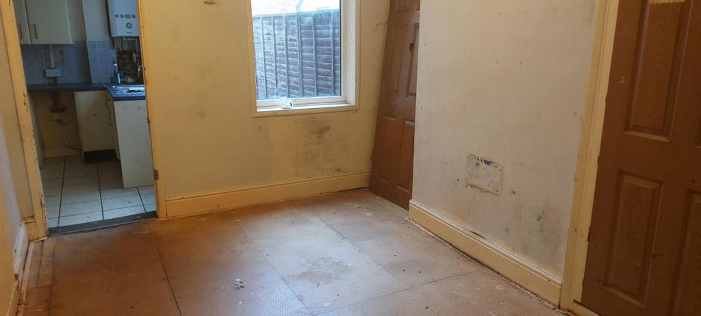 Property photo 3 of 6 Dining Area