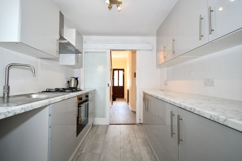 Property photo 2 of 14 3421813